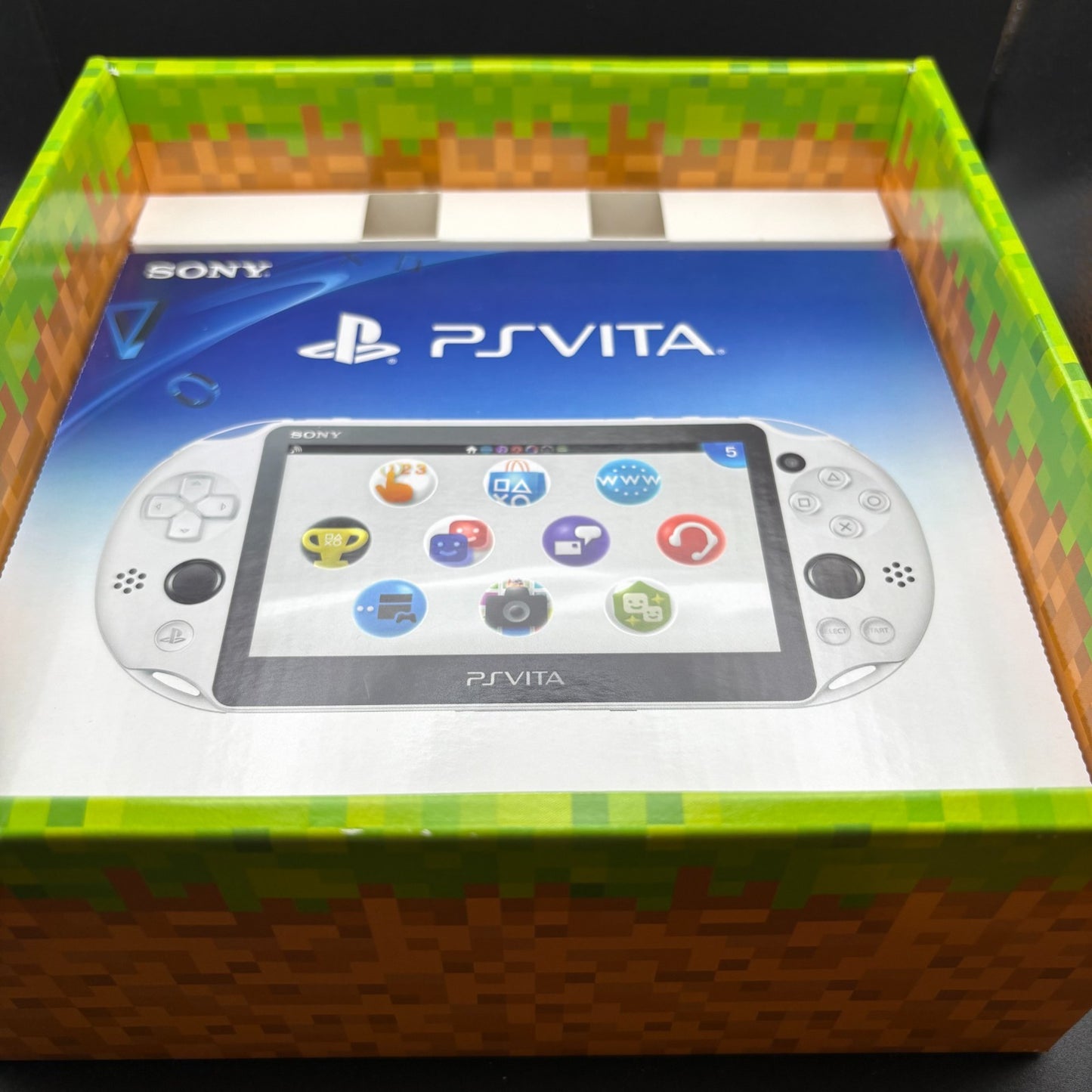 SONY PS Vita Minecraft Special Edition White Console Bundle With Game, Case, Box